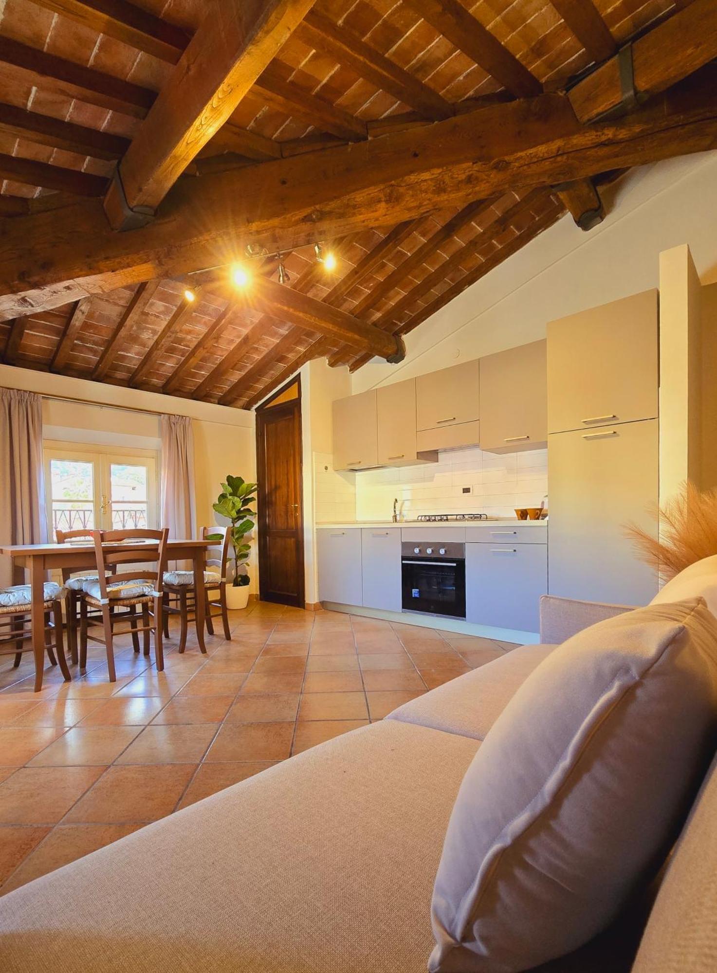 פיאטרה סנטה Residence Internazionale מראה חיצוני תמונה