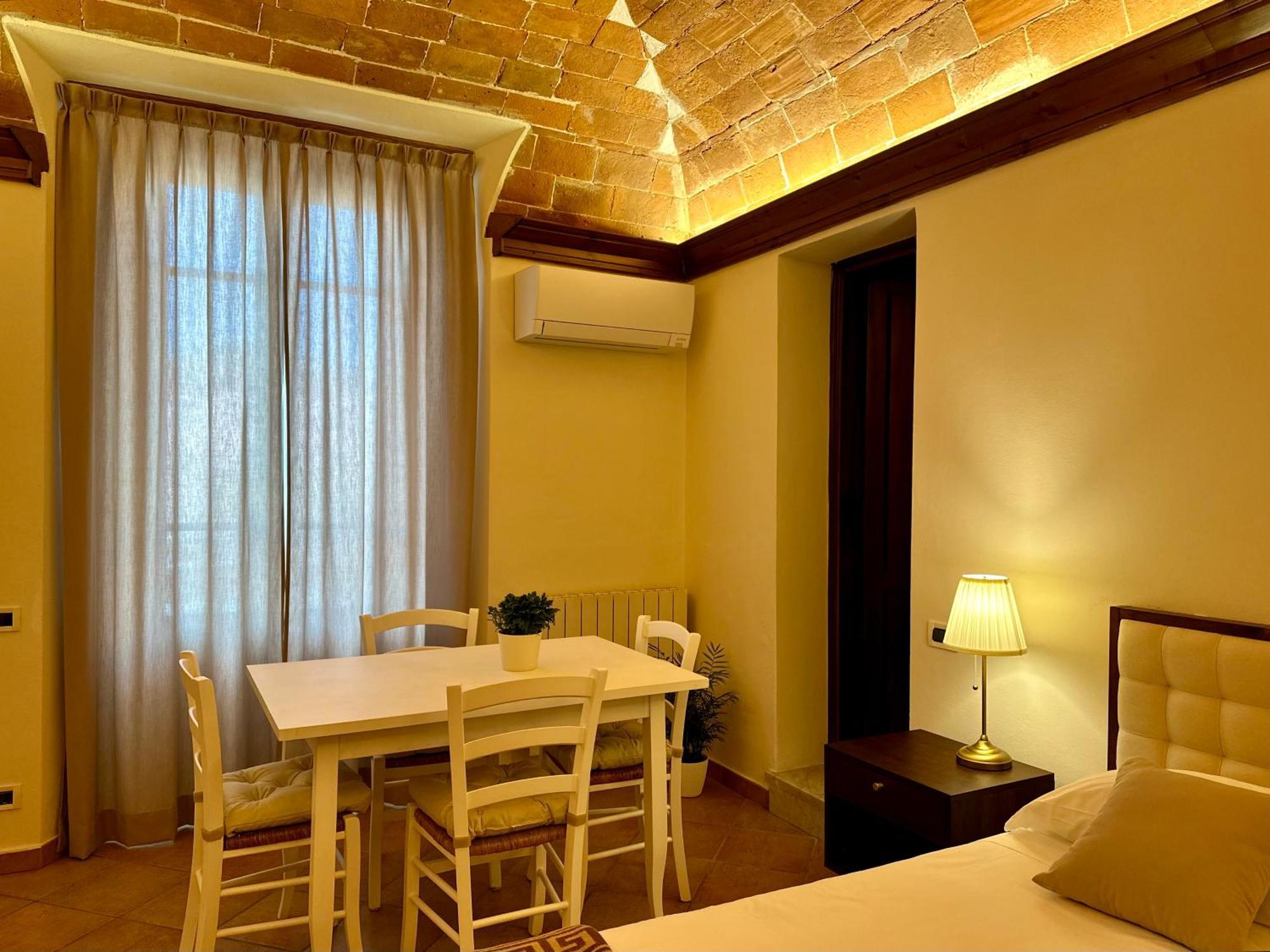 פיאטרה סנטה Residence Internazionale מראה חיצוני תמונה
