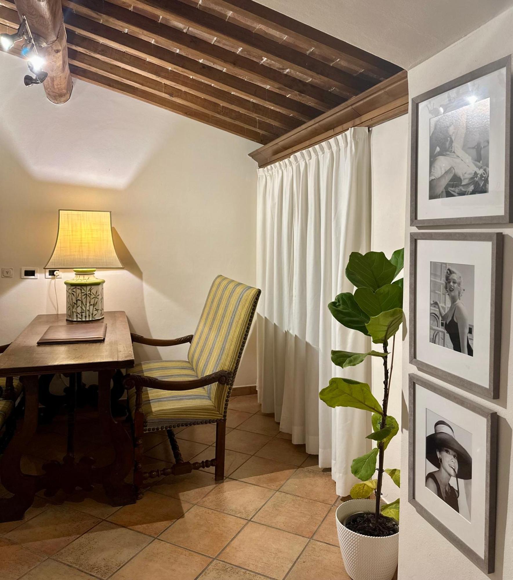פיאטרה סנטה Residence Internazionale מראה חיצוני תמונה
